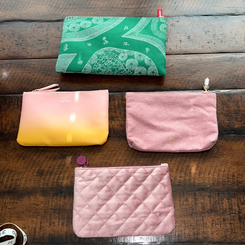 4‎ Makeup/Cosmetic Bags Ipsy & Emirates